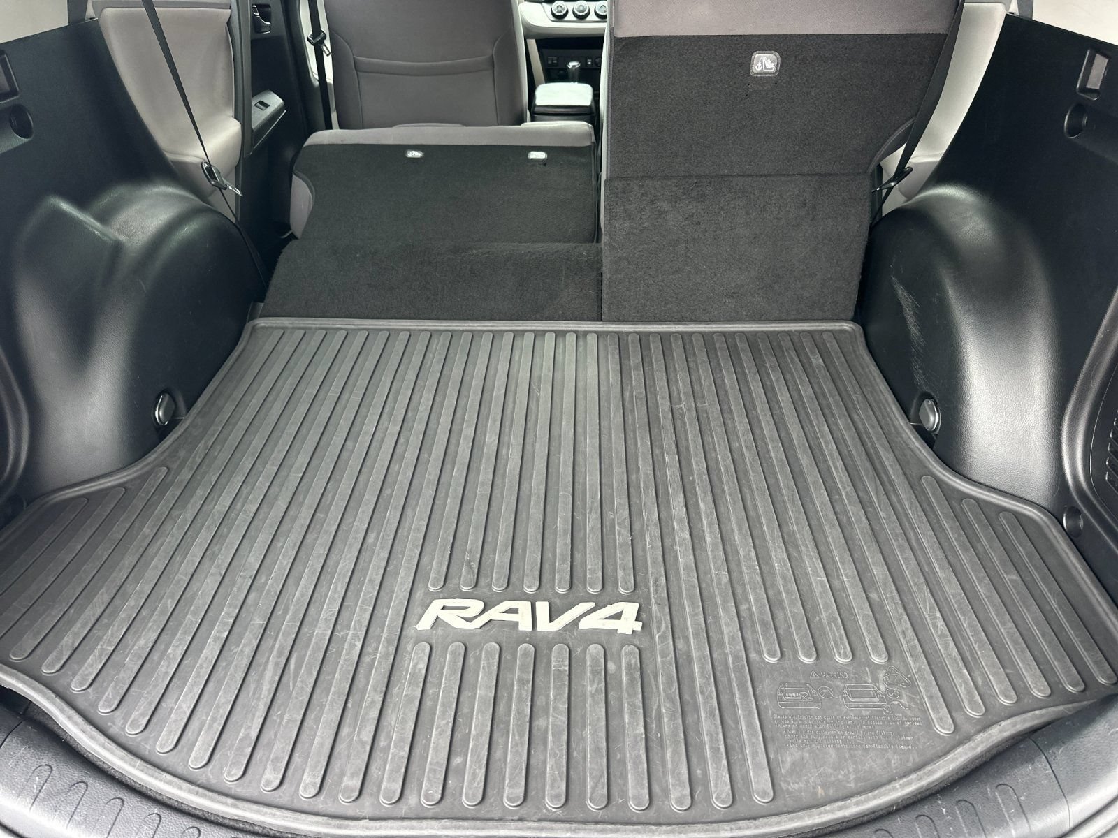 Used 2013 Toyota RAV4 LE AWD/4WD image 14