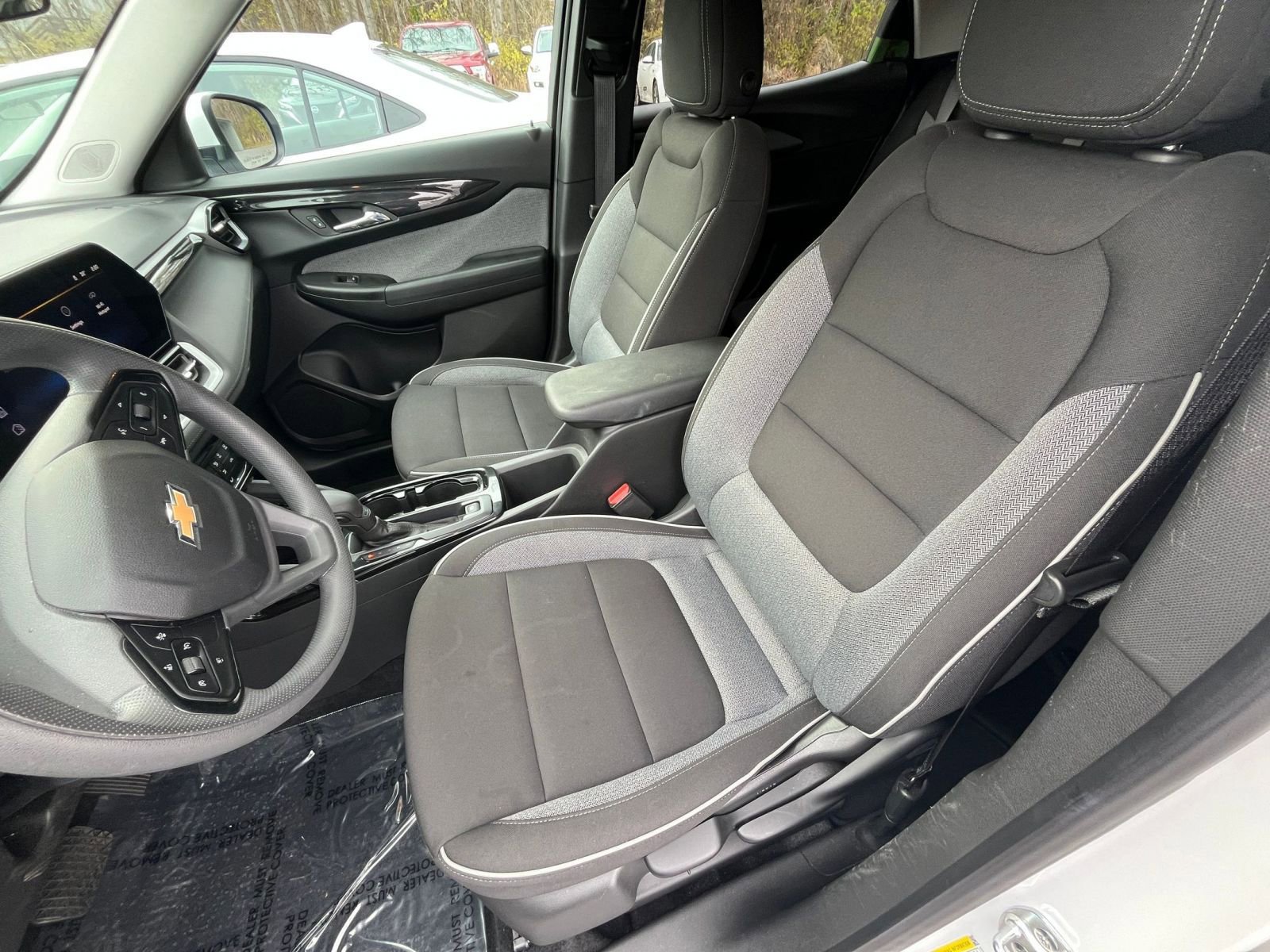 Used 2025 Chevrolet TrailBlazer LT image 30