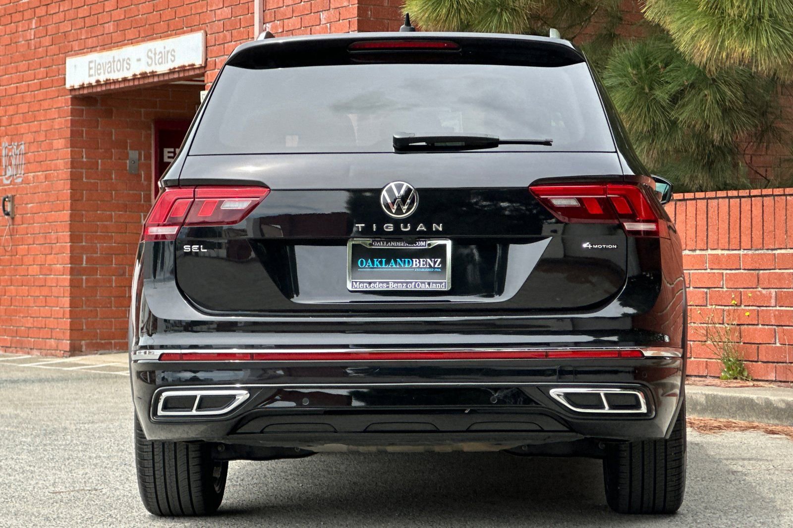 Used 2022 Volkswagen Tiguan SEL R-Line AWD/4WD image 5