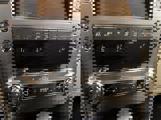 Used 2020 Lexus GX 460 Premium w/ Premium Package image 19