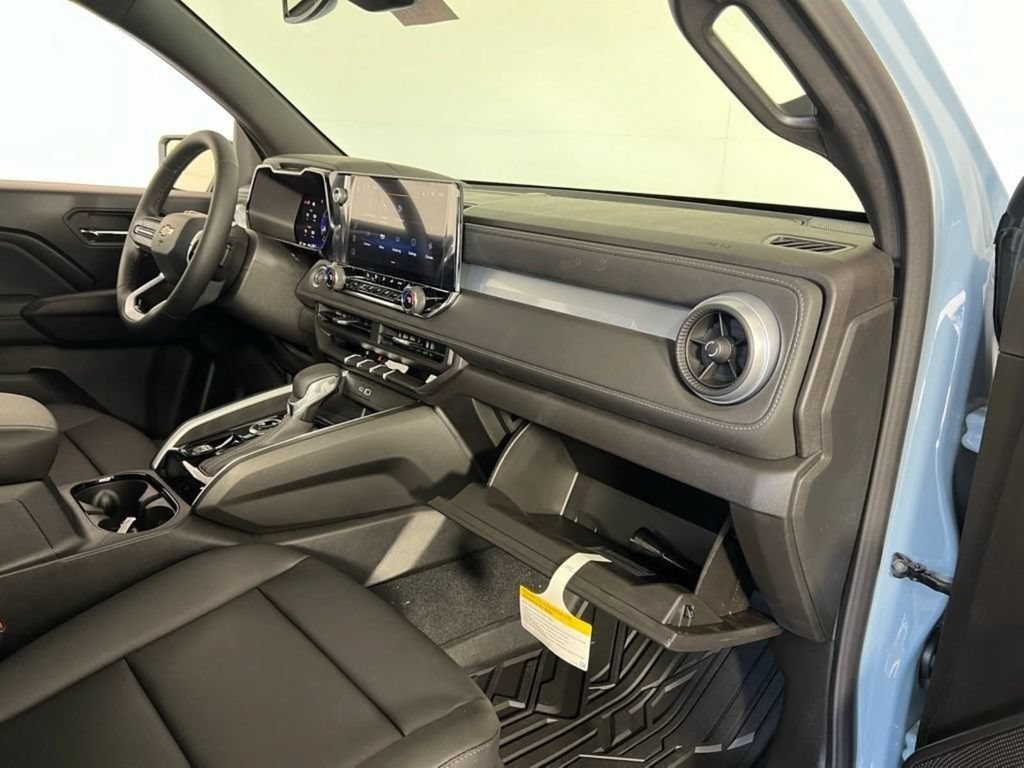 Used 2025 Chevrolet Colorado LT w/ LT Convenience Package AWD/4WD image 29