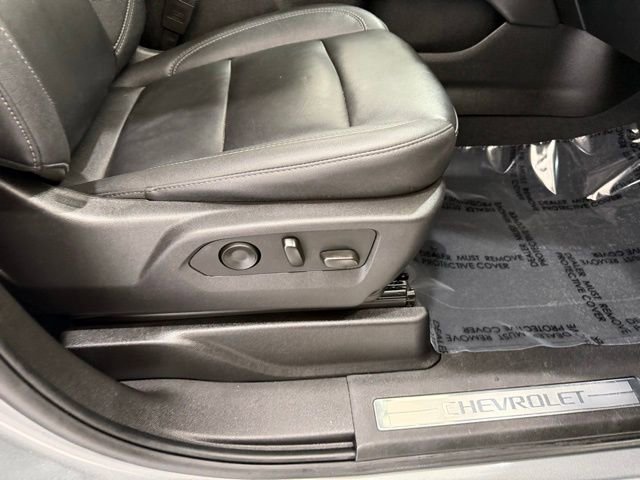 Used 2025 Chevrolet Suburban Z71 AWD/4WD image 24
