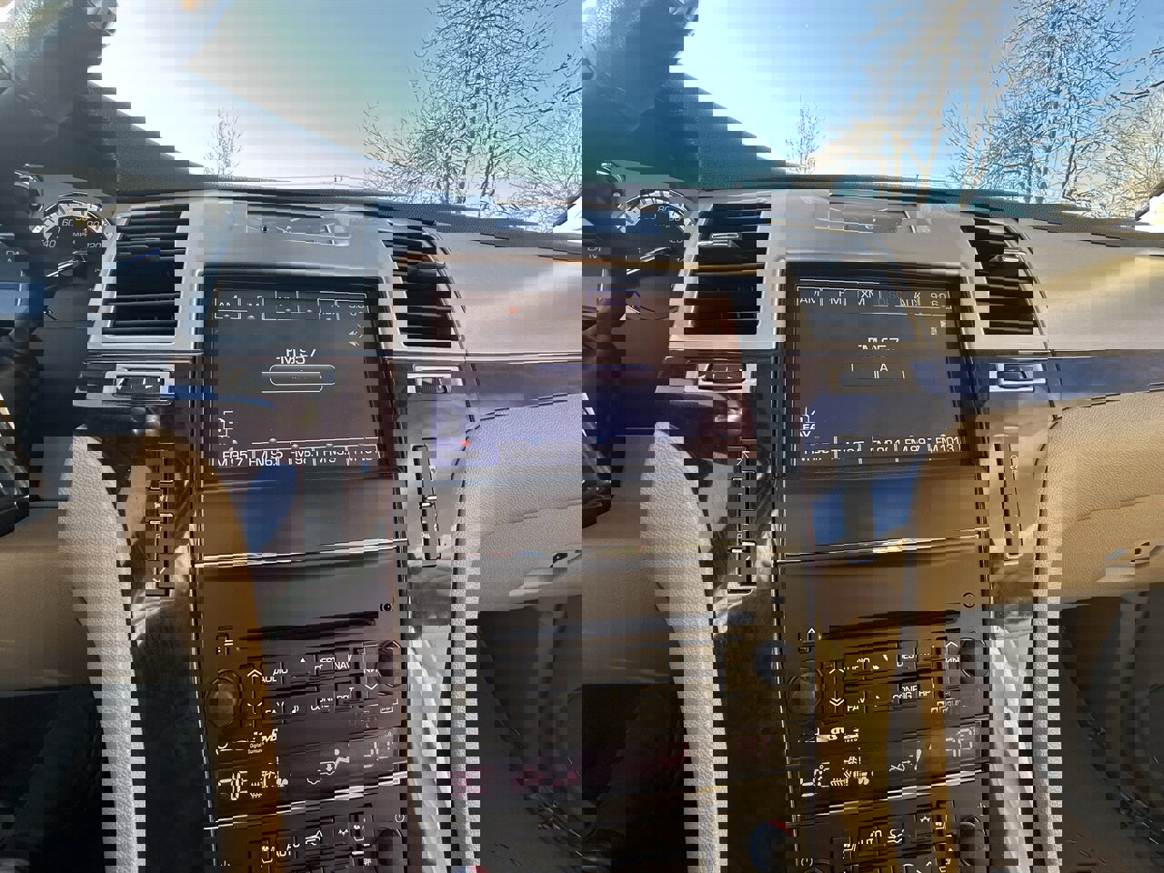 Used 2014 Cadillac Escalade ESV Premium image 17