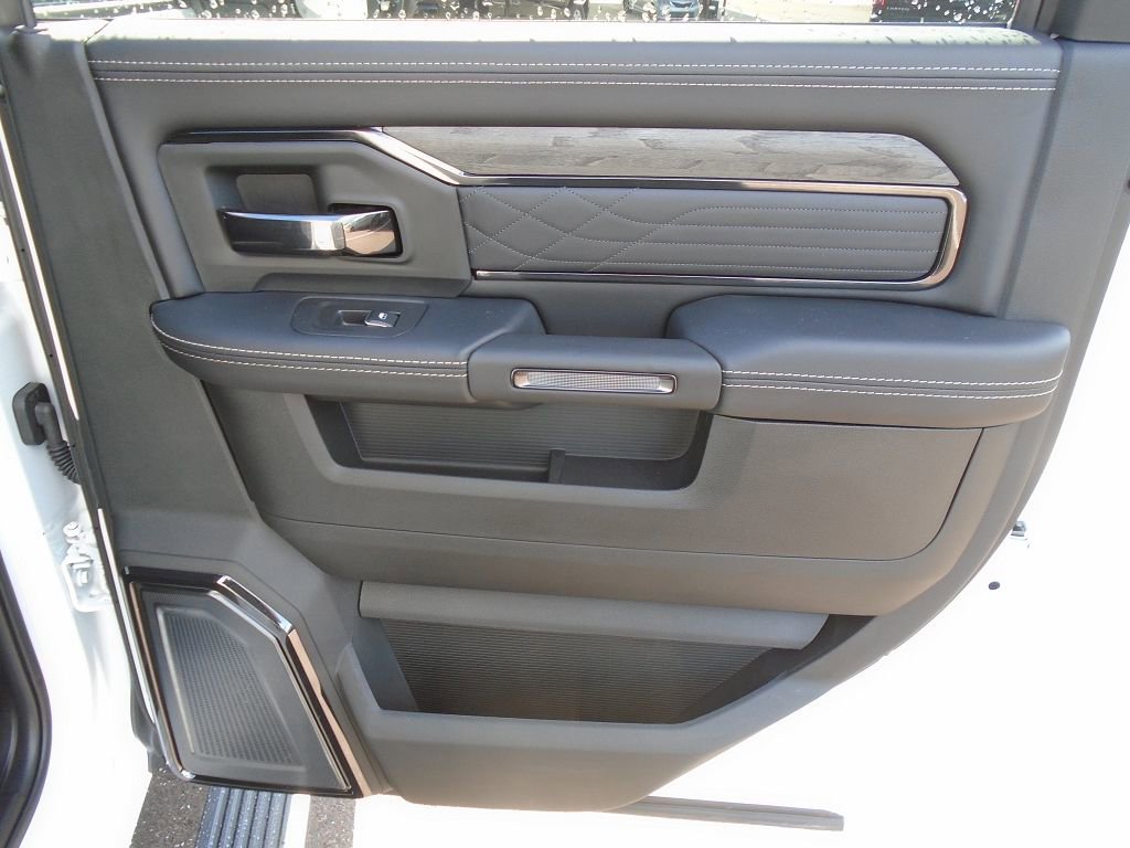 New 2025 RAM 2500 Limited image 9