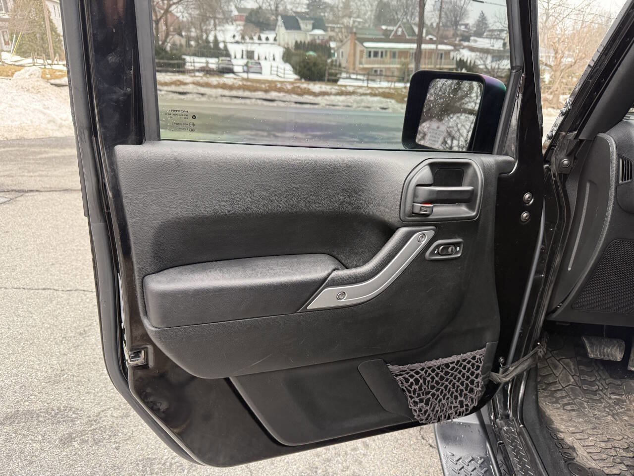 Used 2017 Jeep Wrangler Unlimited Sahara w/ Connectivity Group image 14