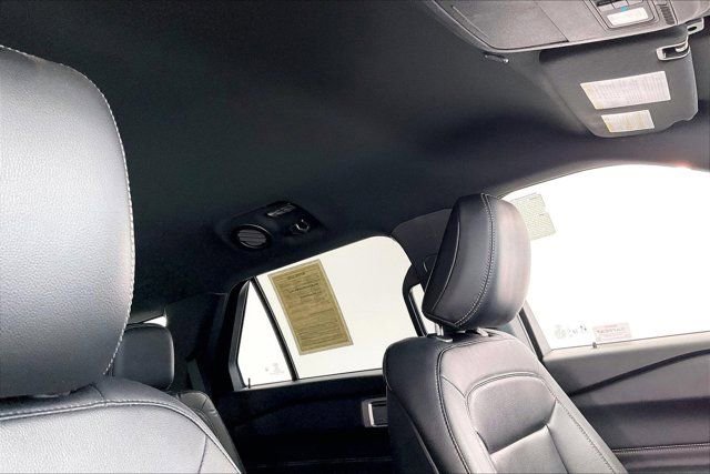 Used 2020 Ford Explorer XLT w/ Equipment Group 202A image 24