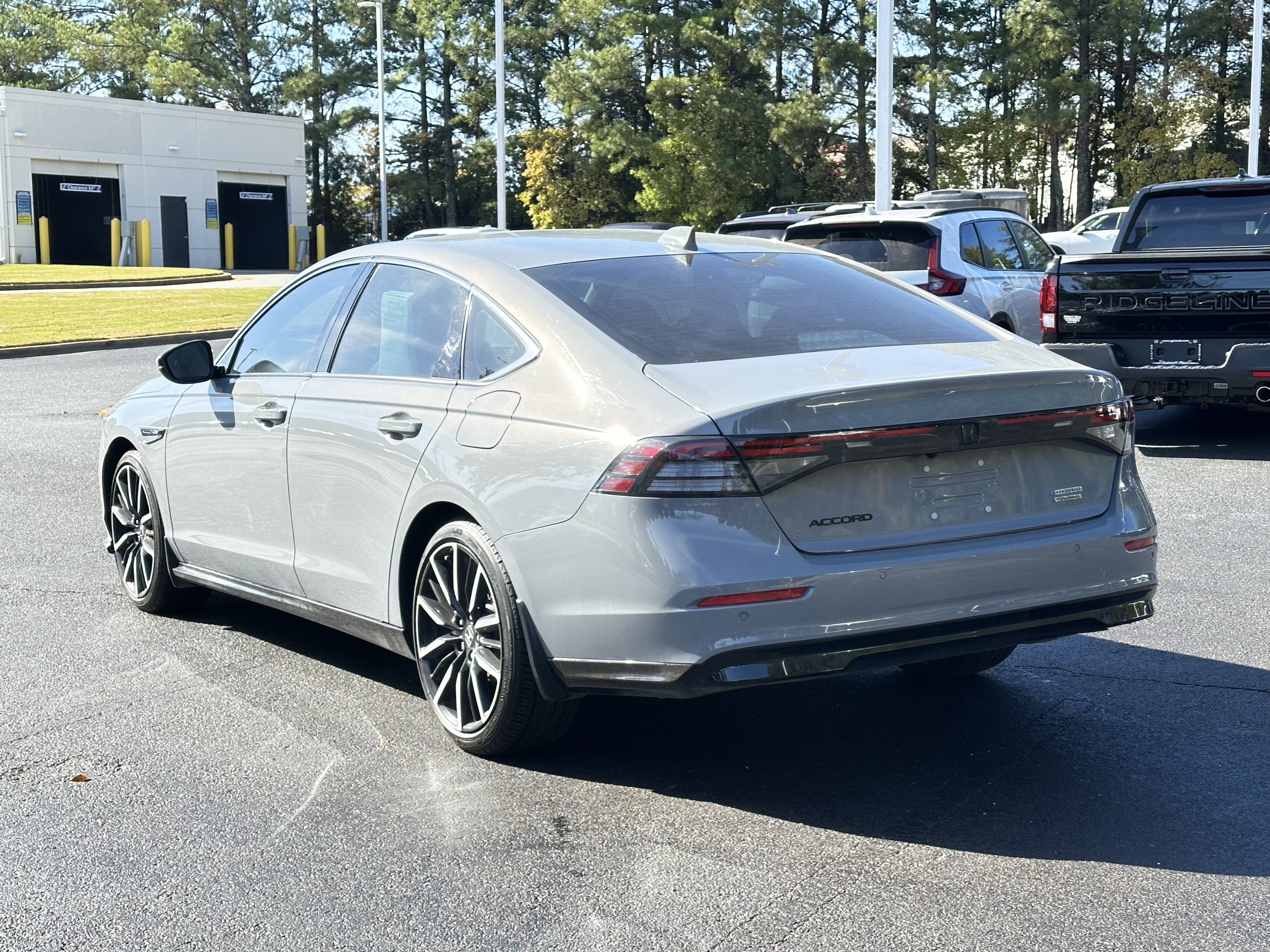 Used 2025 Honda Accord Touring image 11