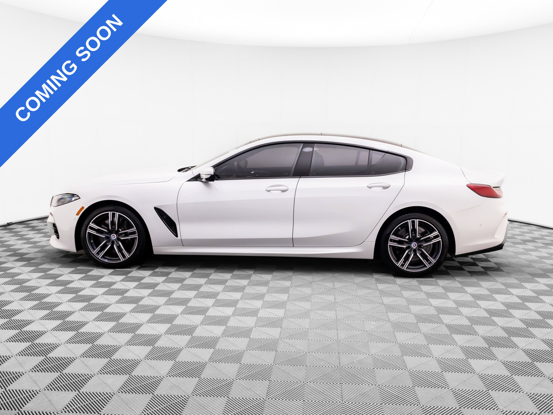 Used 2025 BMW 840i xDrive AWD/4WD image 2