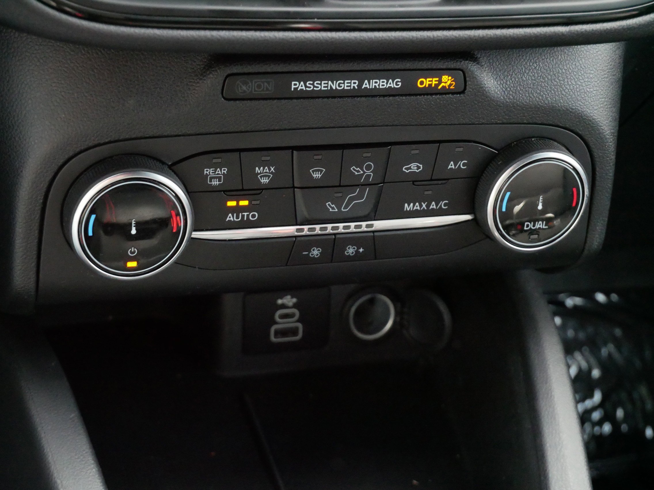 Used 2025 Ford Escape ST-Line AWD/4WD image 23
