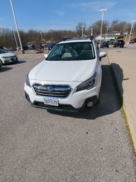 Used 2018 Subaru Outback 2.5i Limited image 3