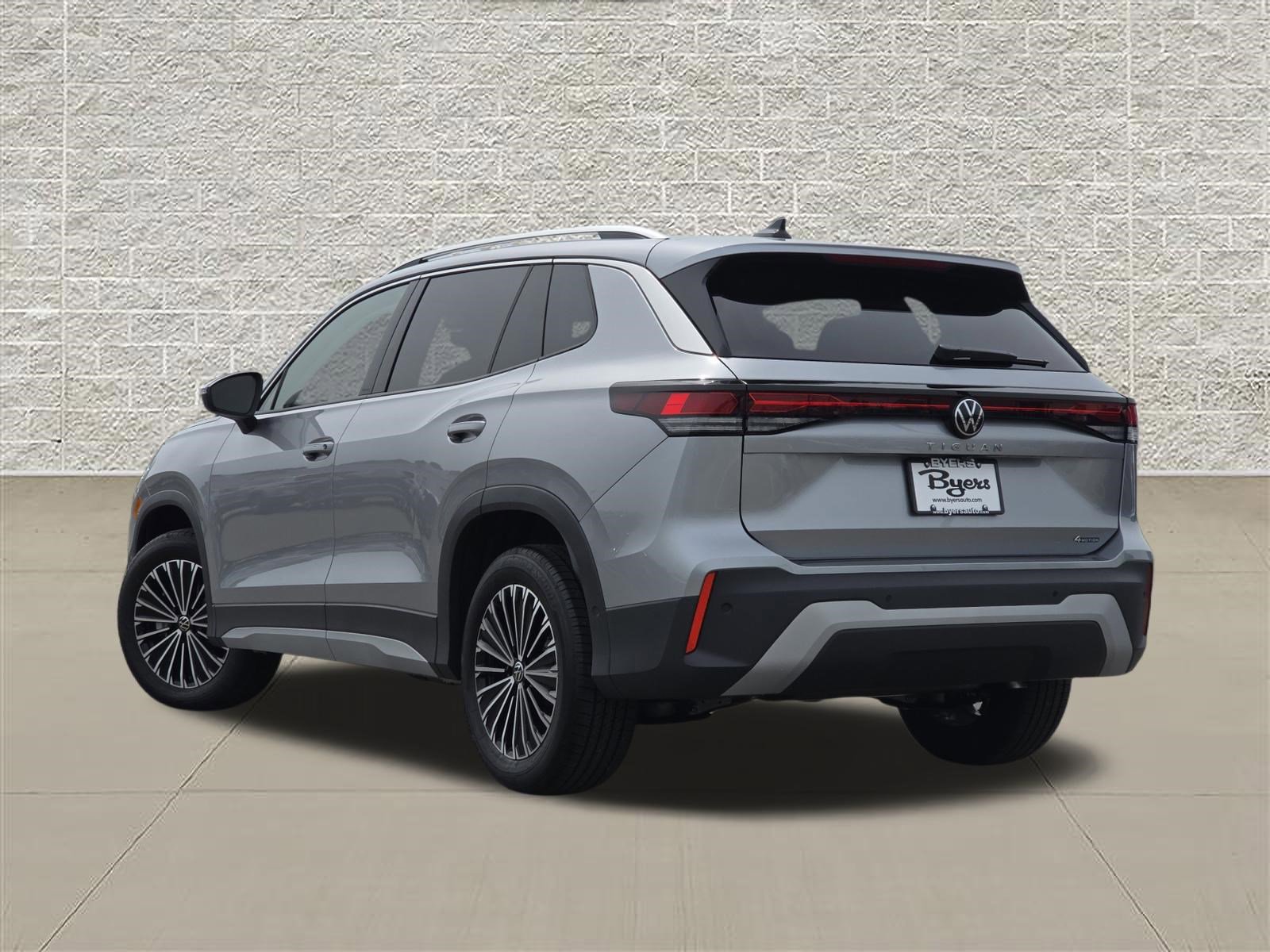New 2026 Volkswagen Tiguan S AWD/4WD image 5