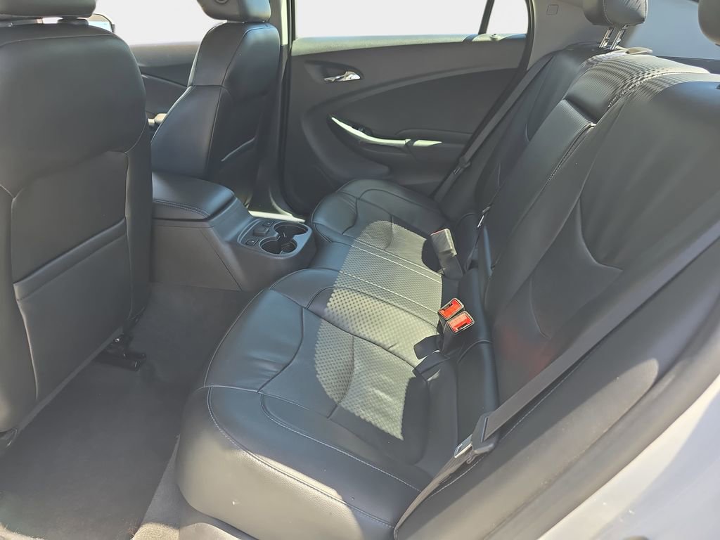 Used 2018 Chevrolet Volt Premier w/ Driver Confidence Package FWD image 16