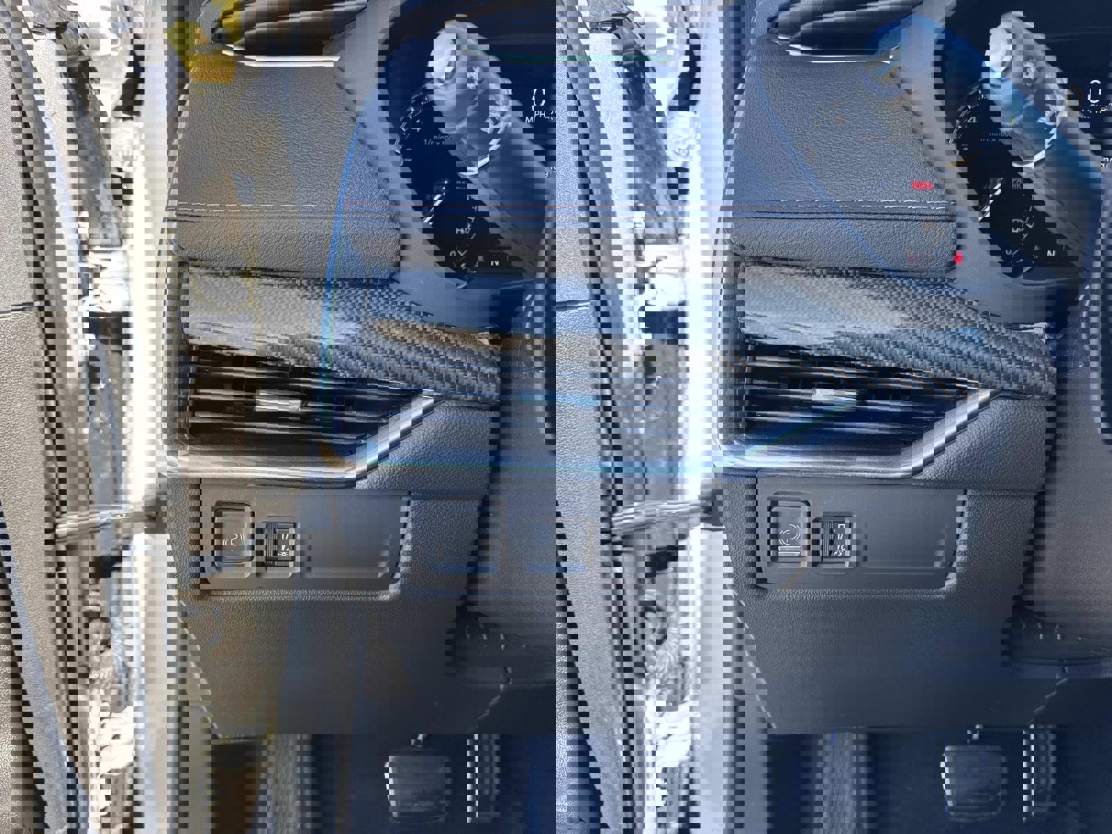 Used 2022 Cadillac XT4 Sport w/ Enhanced Visibility Package image 32