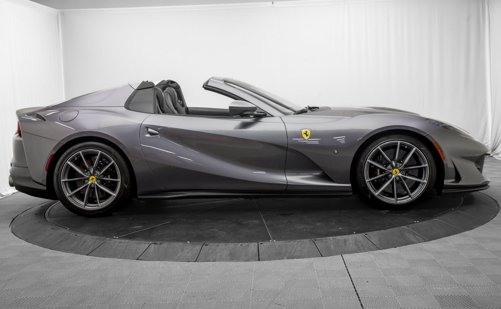 Used 2022 Ferrari 812 GTS RWD image 8