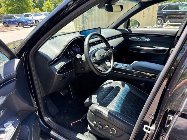 Used 2024 Genesis GV70 3.5T Sport w/ Sport Prestige Package AWD/4WD image 8
