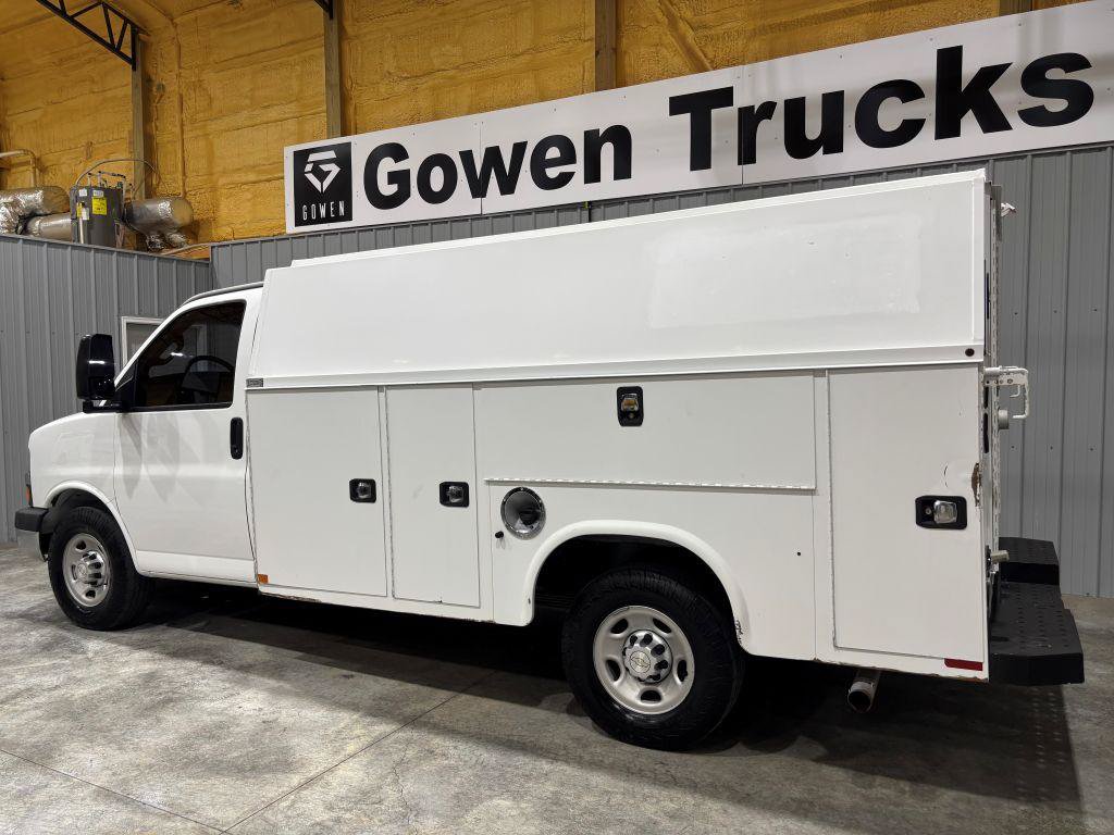 Used 2016 Chevrolet Express 3500 RWD image 5