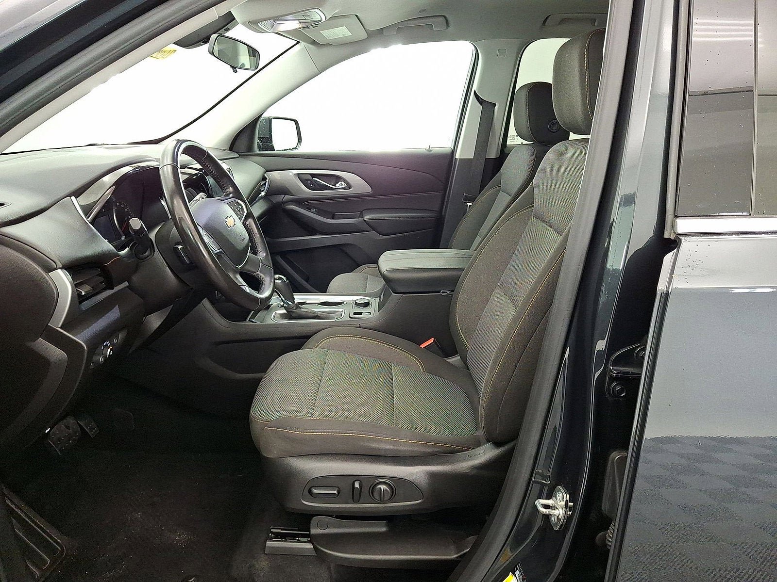 Used 2018 Chevrolet Traverse LT AWD/4WD image 11
