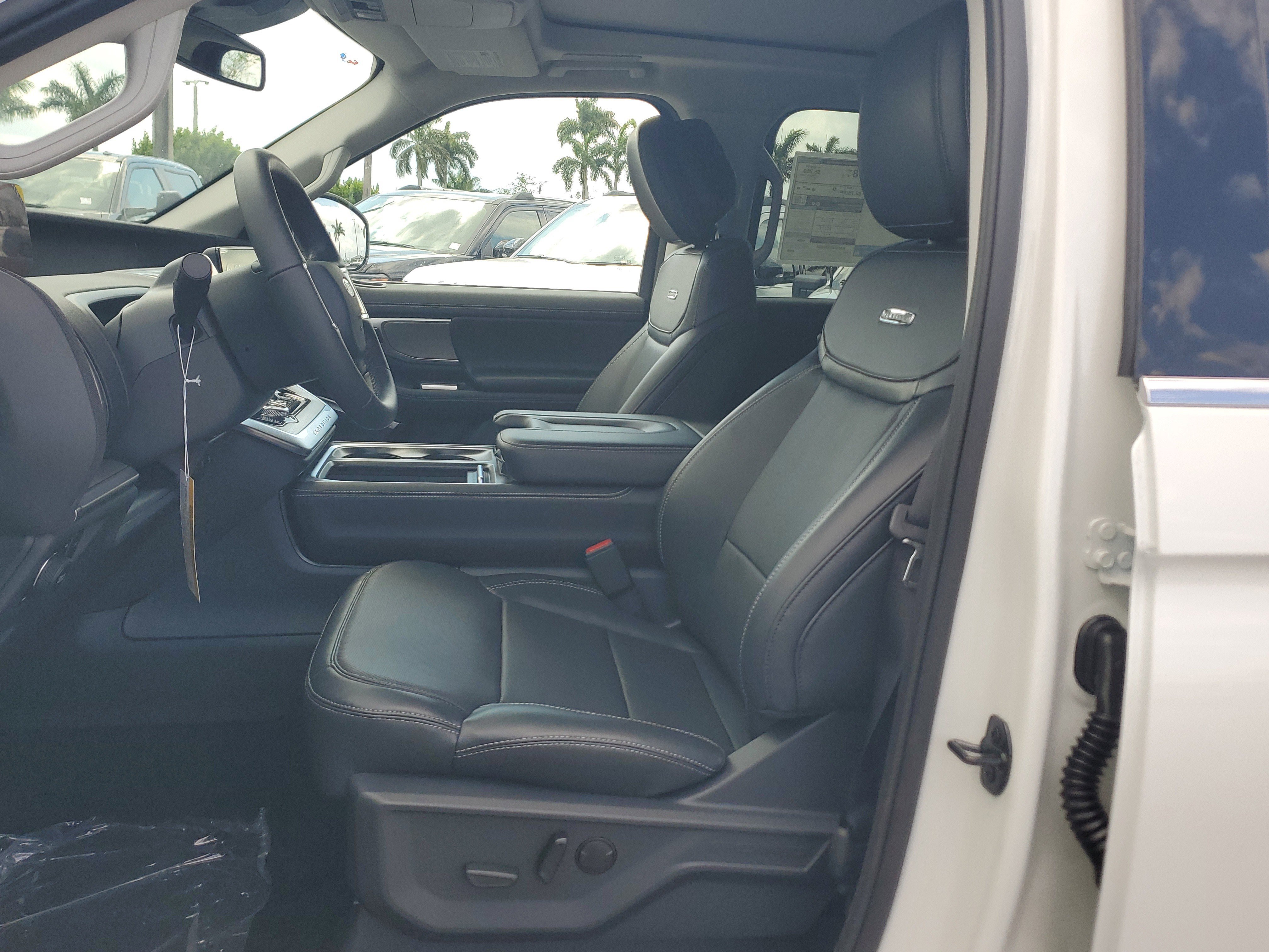 New 2026 Ford Expedition Max Platinum w/ Driver's Package AWD/4WD image 10
