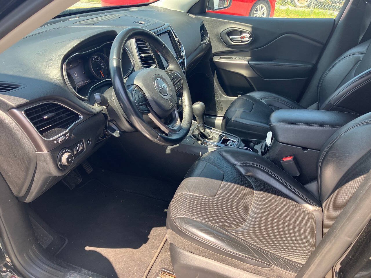 Used 2019 Jeep Cherokee Limited AWD/4WD image 13