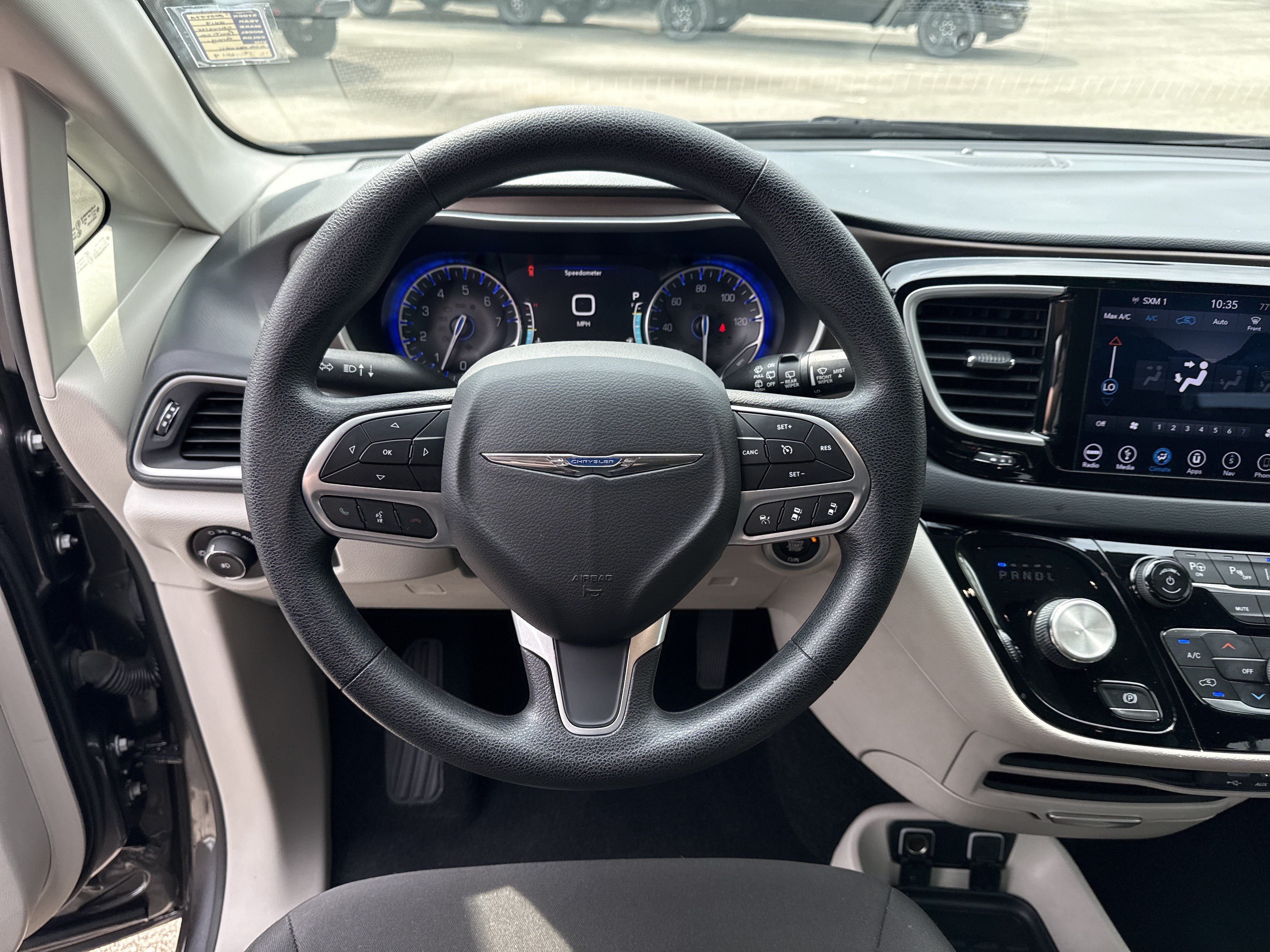 Used 2019 Chrysler Pacifica Touring Plus w/ Advanced Safetytec Group FWD image 25