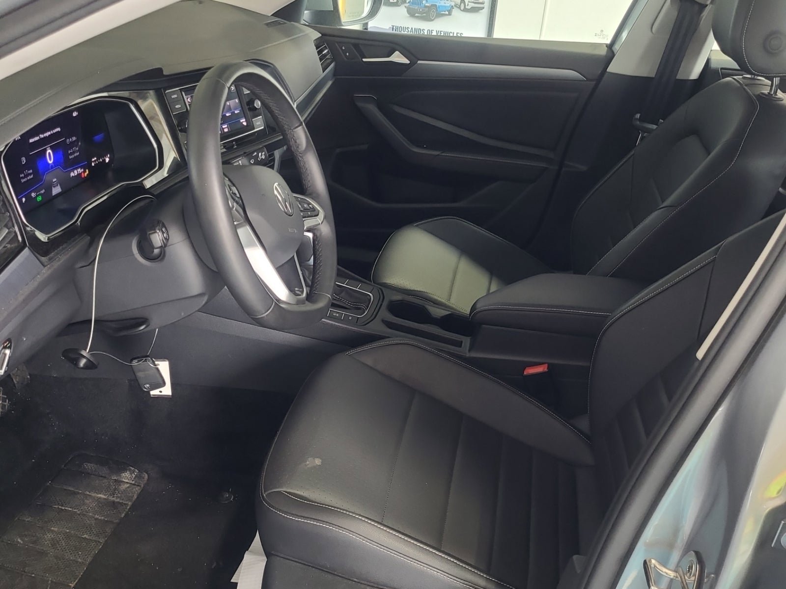 Used 2024 Volkswagen Jetta SE FWD image 10