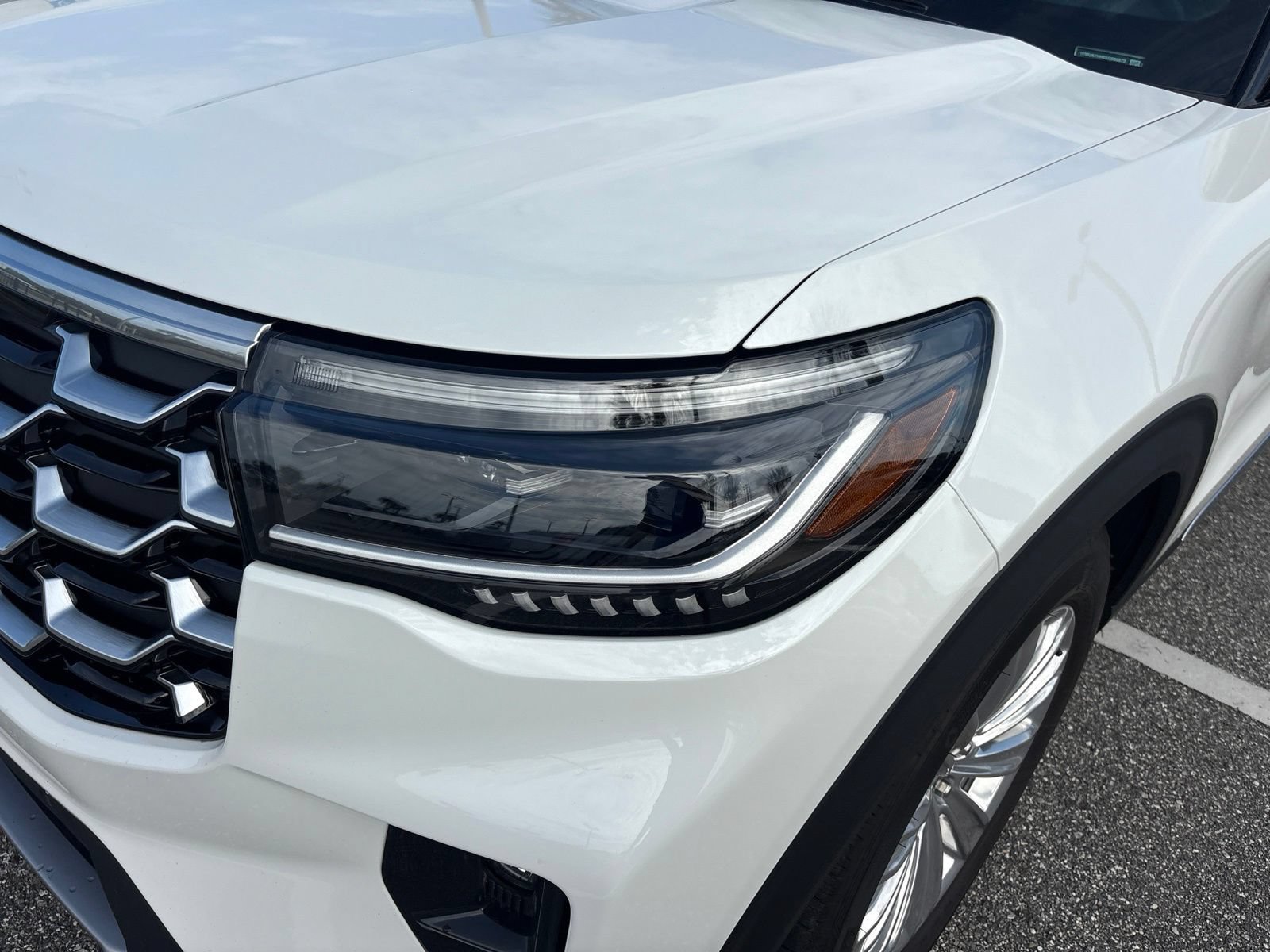 Used 2025 Ford Explorer Platinum RWD image 10
