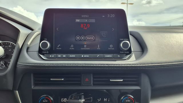 Used 2025 Nissan Rogue SV image 23