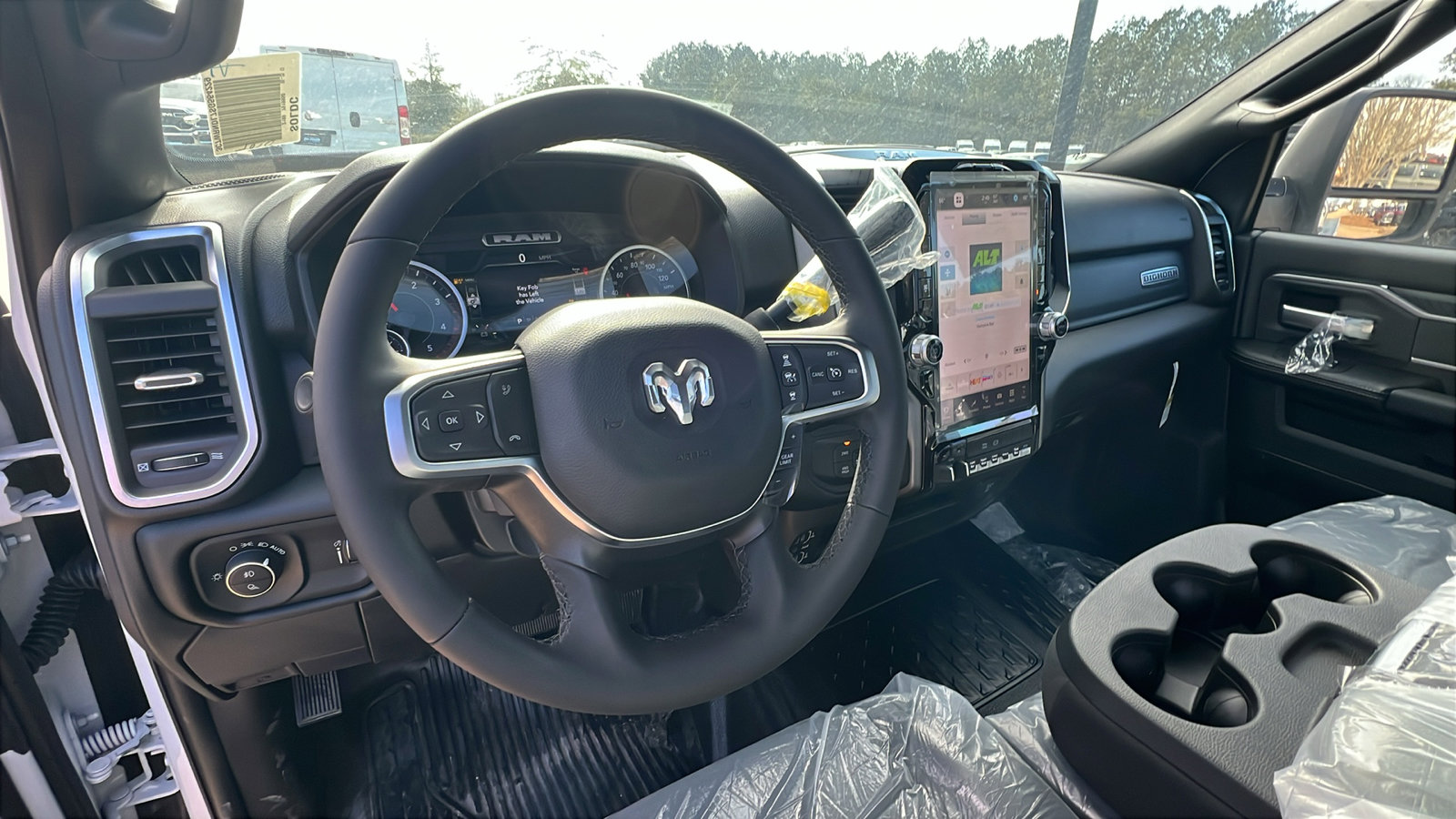 New 2025 RAM 5500 4x4 Regular Cab image 19