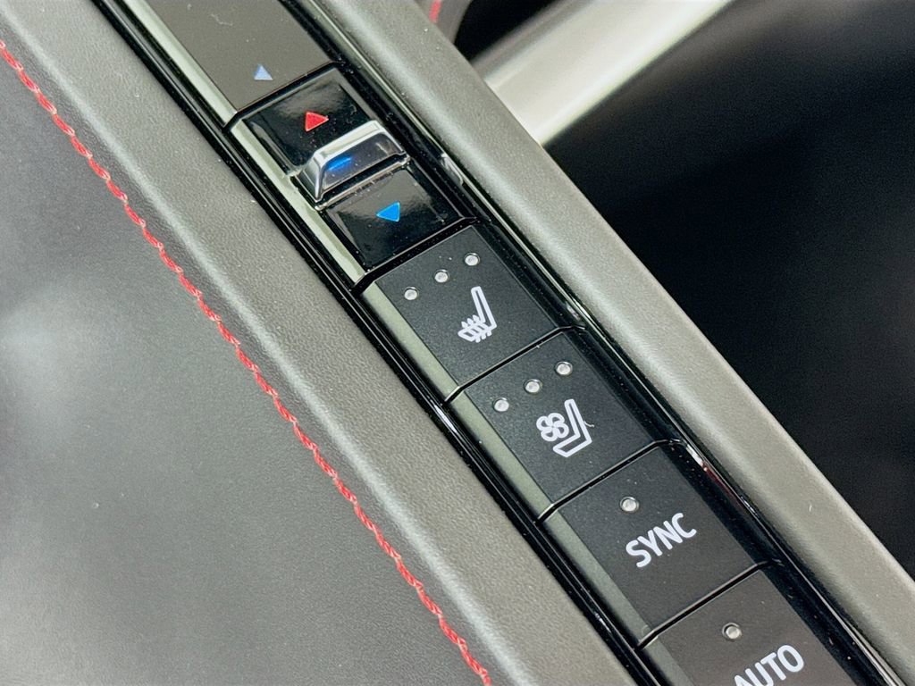 Used 2021 Chevrolet Corvette Stingray Premium Conv w/ Battery Protection Package image 21