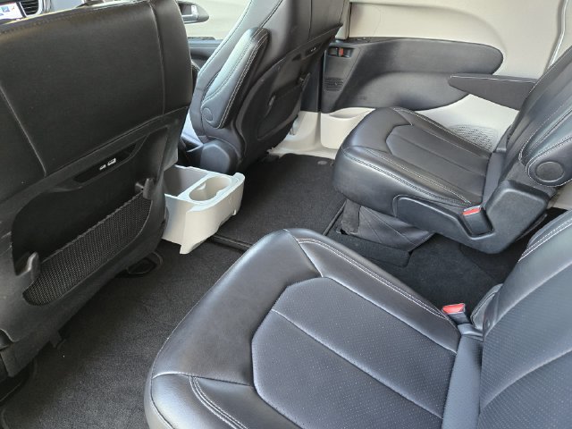 Used 2024 Chrysler Pacifica Touring-L FWD image 28