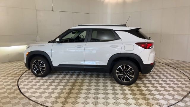 Used 2024 Chevrolet TrailBlazer LT w/ LT Cold Weather Package FWD image 8