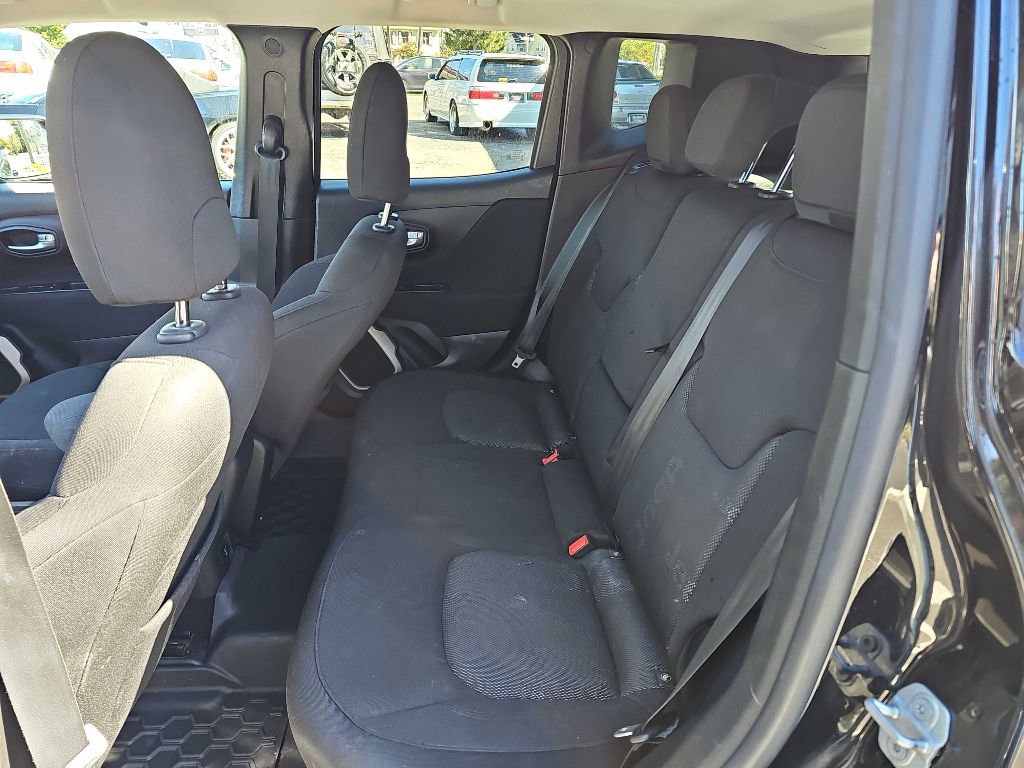 Used 2017 Jeep Renegade Latitude image 13