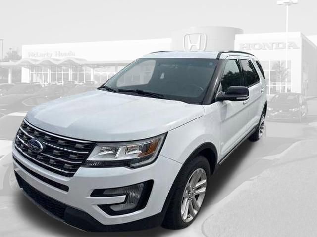 Used 2017 Ford Explorer XLT FWD image 7