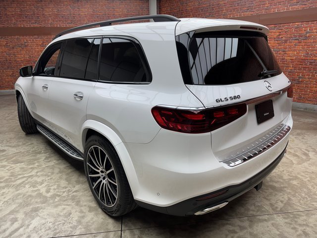 New 2026 Mercedes-Benz GLS 580 4MATIC image 3