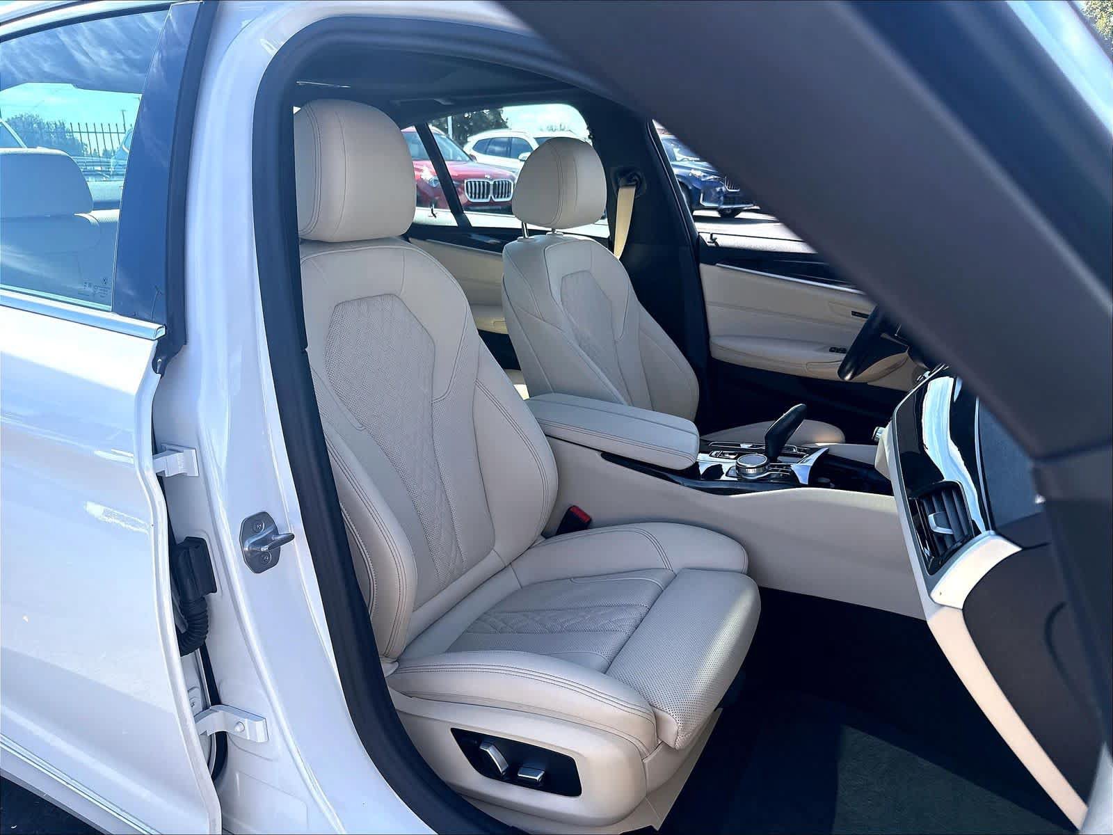 Used 2023 BMW 530e w/ Convenience Package RWD image 32