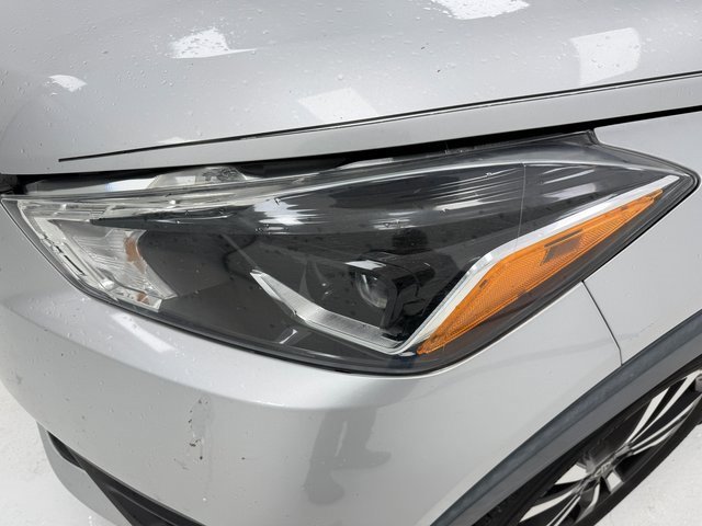 Used 2018 Nissan Kicks SR image 6