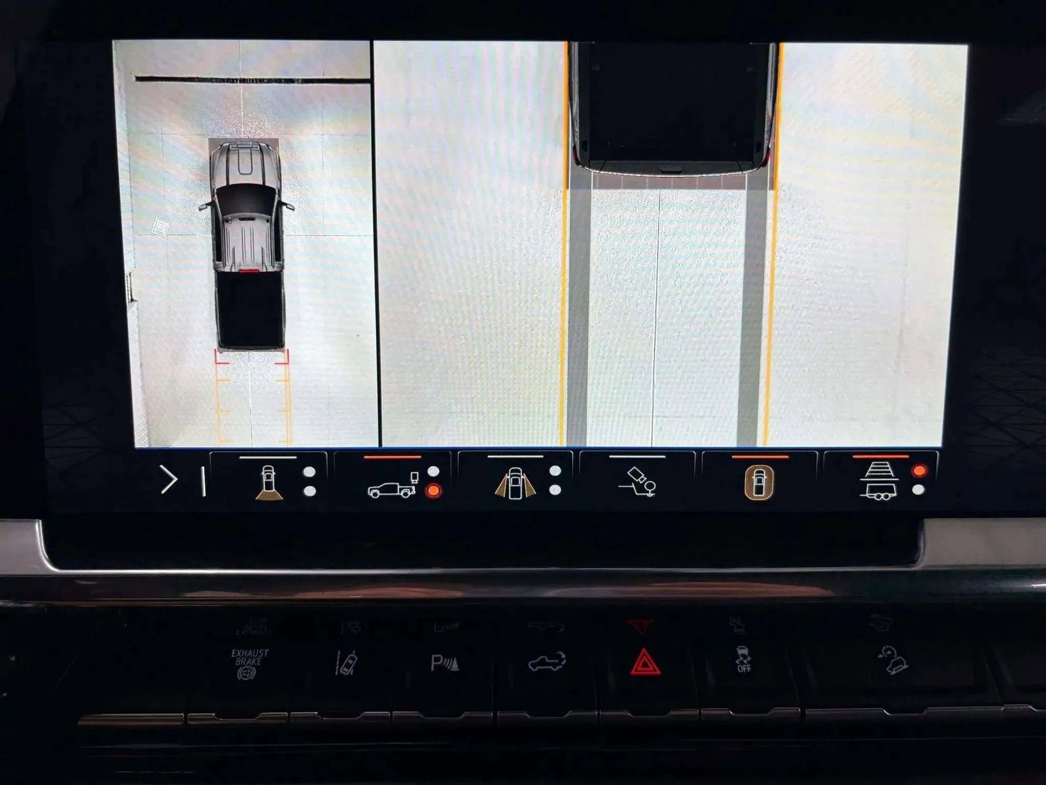 Used 2024 GMC Sierra 2500 SLT w/ SLT Convenience Package image 24