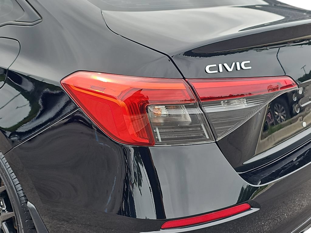 Used 2023 Honda Civic Sport image 32