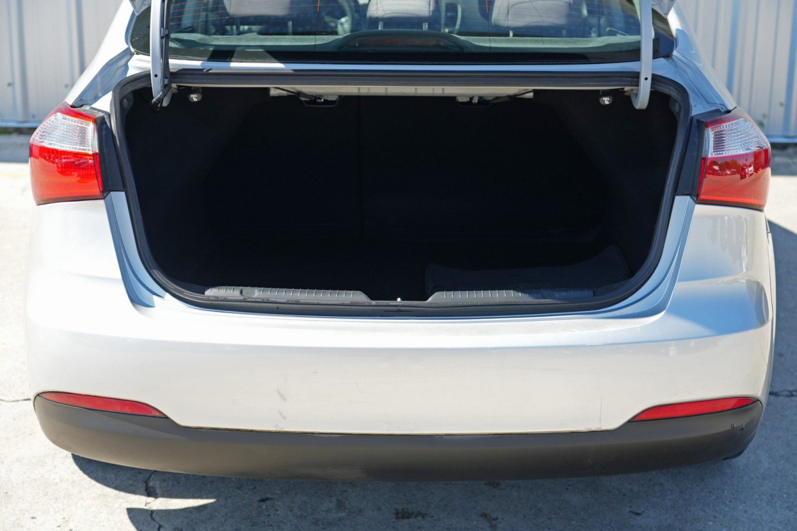 Used 2015 Kia Forte LX w/ Popular Package image 9