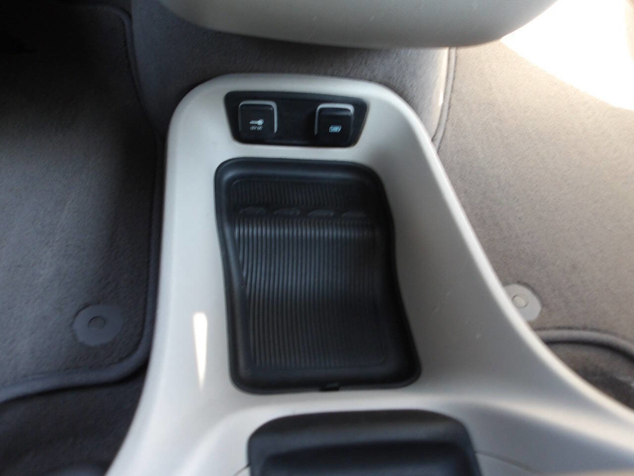 Used 2017 Chrysler Pacifica Touring-L FWD image 17