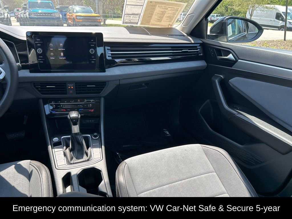 Used 2025 Volkswagen Jetta SE w/ Sunroof Package FWD image 11