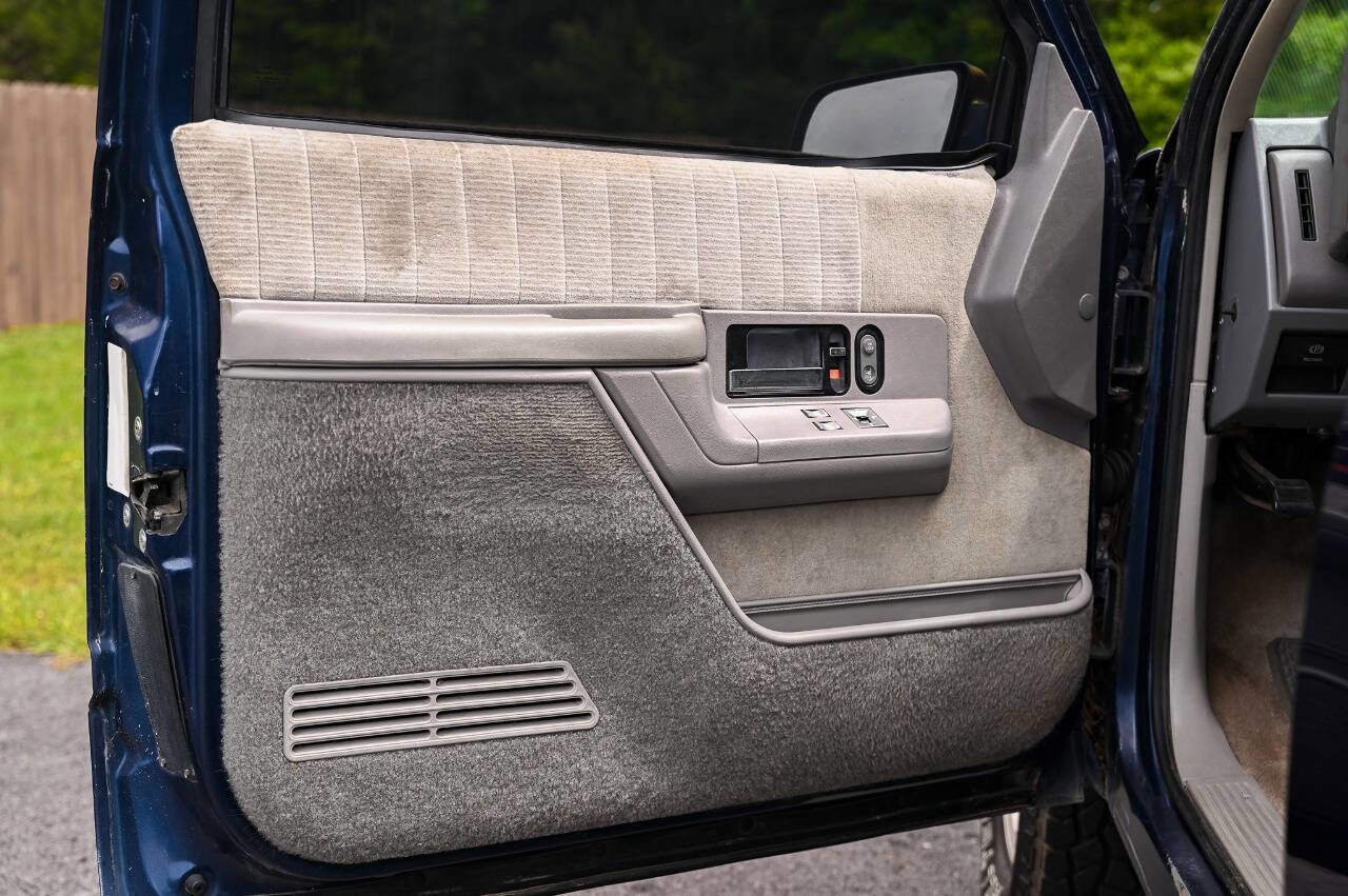 Used 1994 Chevrolet Blazer 4WD image 90