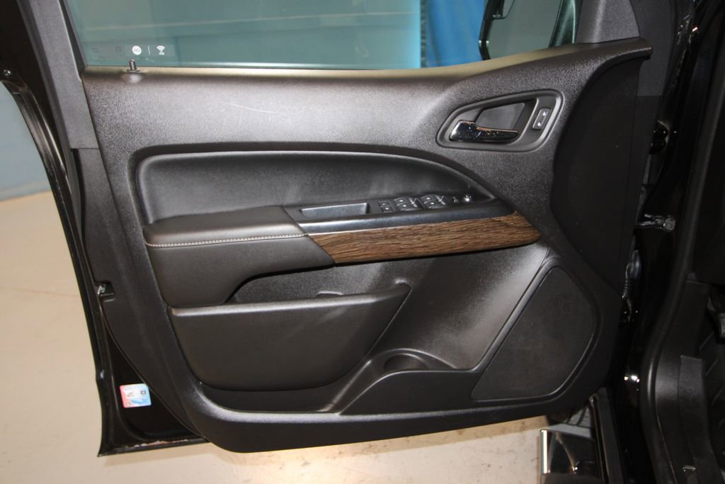 Used 2019 GMC Canyon Denali image 5