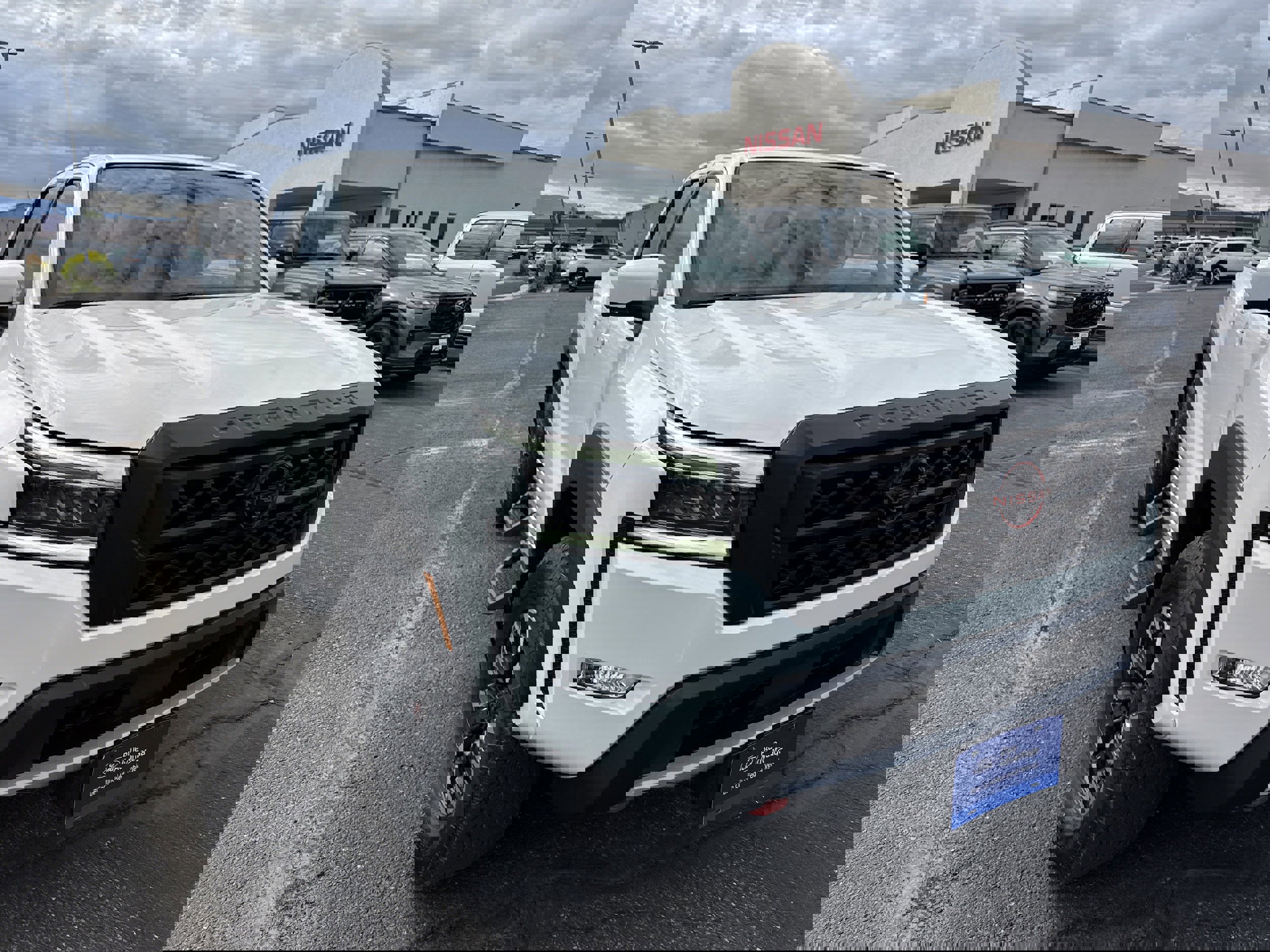 Used 2023 Nissan Frontier PRO-4X w/ Pro Convenience Package image 3