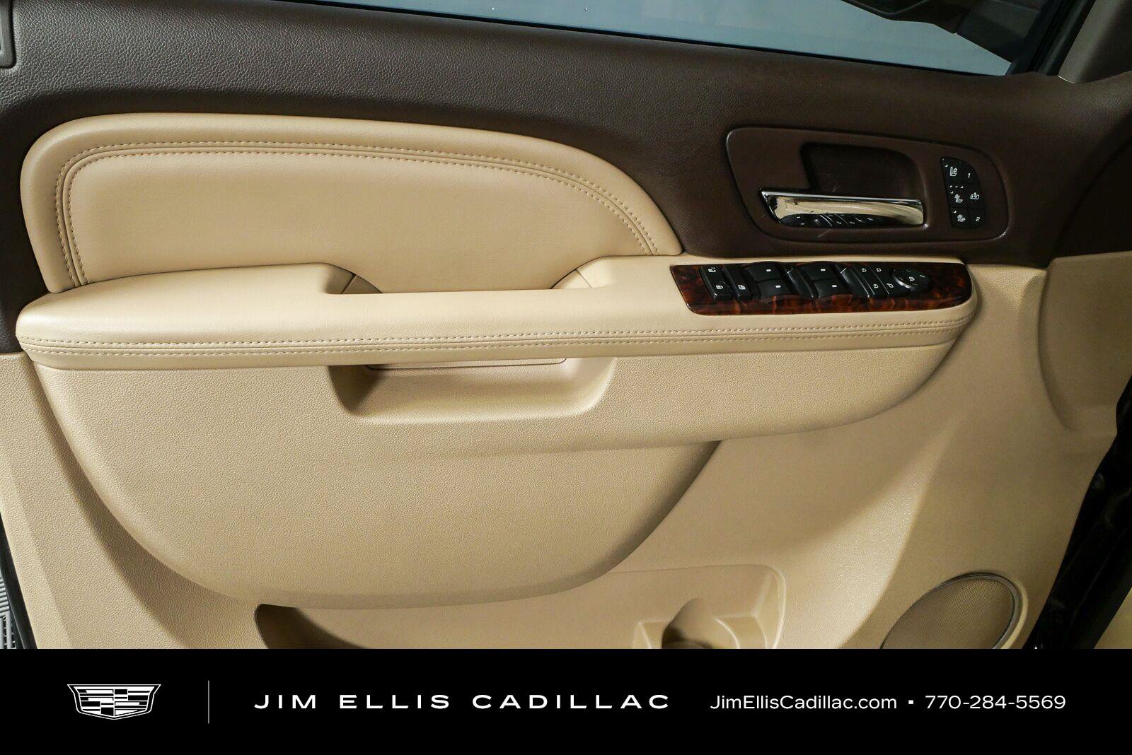 Used 2014 GMC Yukon XL Denali RWD image 7