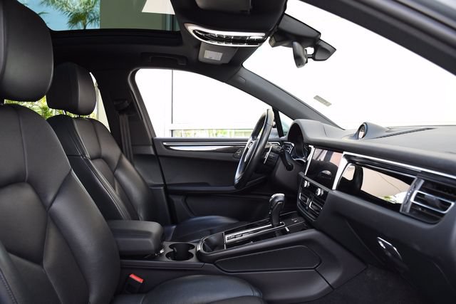 Used 2024 Porsche Macan w/ Premium Plus Package AWD/4WD image 30