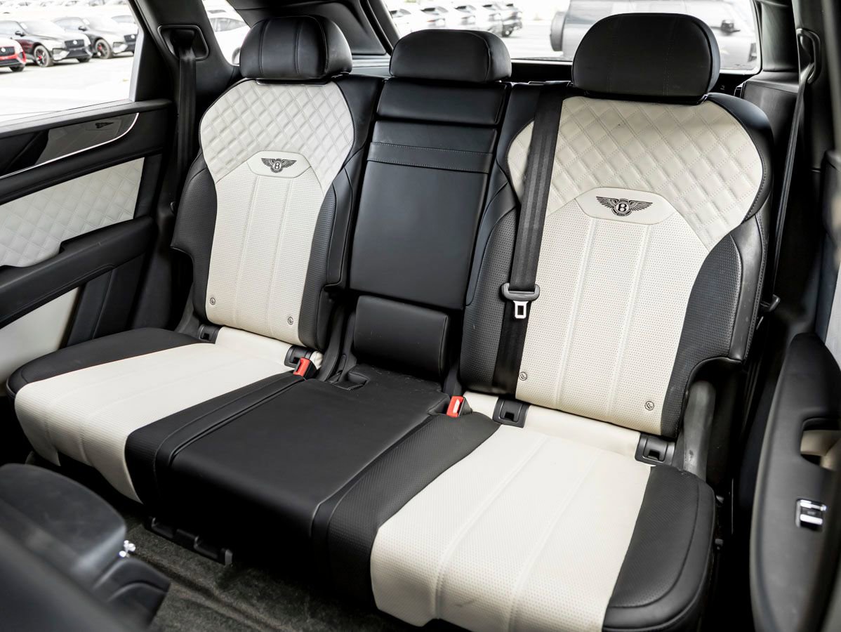 Used 2022 Bentley Bentayga AWD/4WD image 25