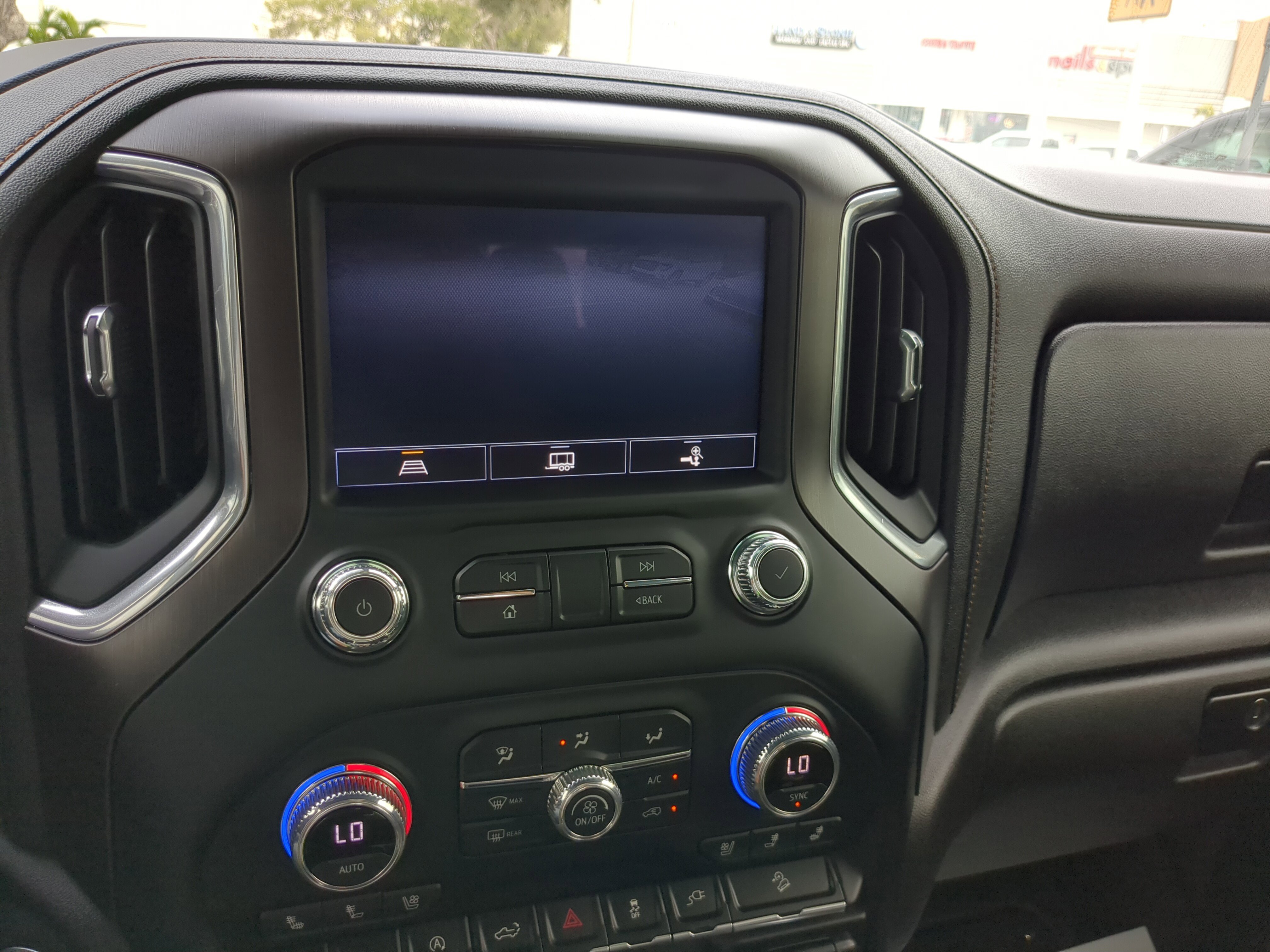 Certified 2022 GMC Sierra 1500 AT4 w/ AT4 Premium Package image 23