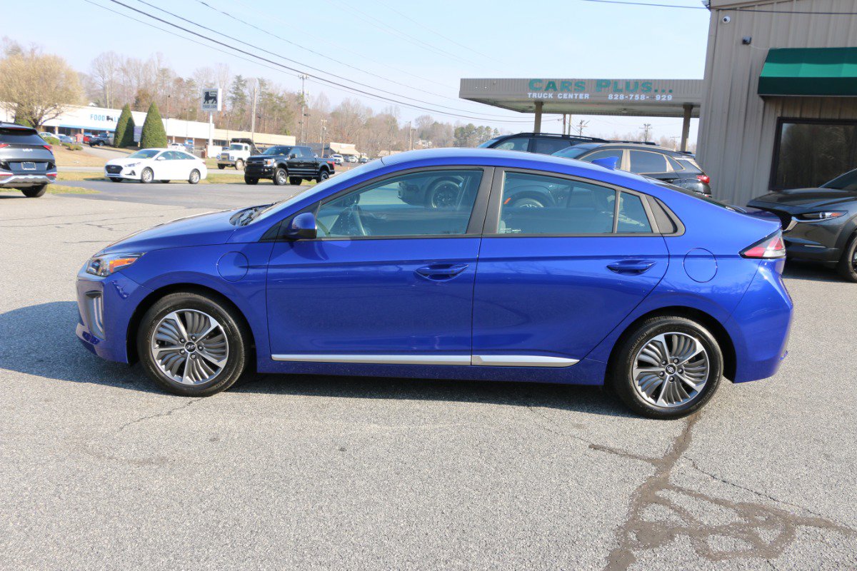 Used 2021 Hyundai Ioniq SE FWD image 2