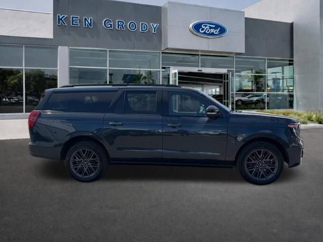 Used 2025 Ford Expedition Max Platinum w/ Stealth Performance Package image 3